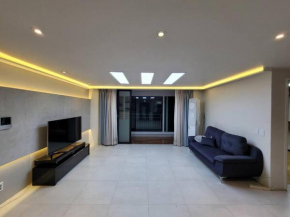Gangnam Luxury apt 4Room 2Bath 45평 149sqm 장기문의